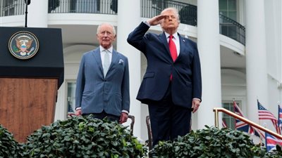 تاج الدبلوماسية في حقل ألغام السياسة.. الملك تشارلز و ترامب وجهاً لوجه في واشنطن