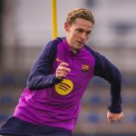 تحركات مفاجئة حول مستقبل دي يونغ في برشلونة