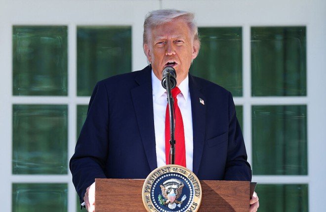 ترامب: لن نستخدم السلاح النووي ضد إيران ونسعى لاتفاق دائم