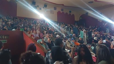 تزاحم كبير وإقبال لافت في افتتاح مهرجان الإسكندرية للفيلم القصير والقاعات تسجل حضورا كاملا
