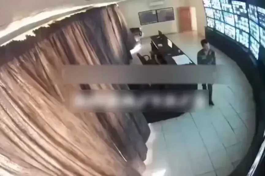 تسريبات صادمة من سجن صيدنايا تثير ضجة (فيديو)