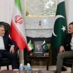 تطور مفاجئ.. إيران ترحّل وزير خارجيتها من إسلام آباد وتنقل ملف ”إنهاء الحرب” إلى طاولة موسكو