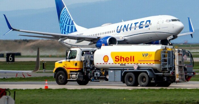 تطورات عالمية خطيرة.. نقص الوقود يهدد بإغلاق مطارات دولية و"لوفتهانزا" تلغي 20 ألف رحلة