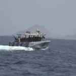 تفاصيل غرق قارب عسكري في باب المندب والكشف عن مصير طاقمه