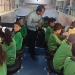 تنظيم فعاليات ثقافية لمكتبة مصر العامة المتنقلة بمدرسة التجاريين الرسمية