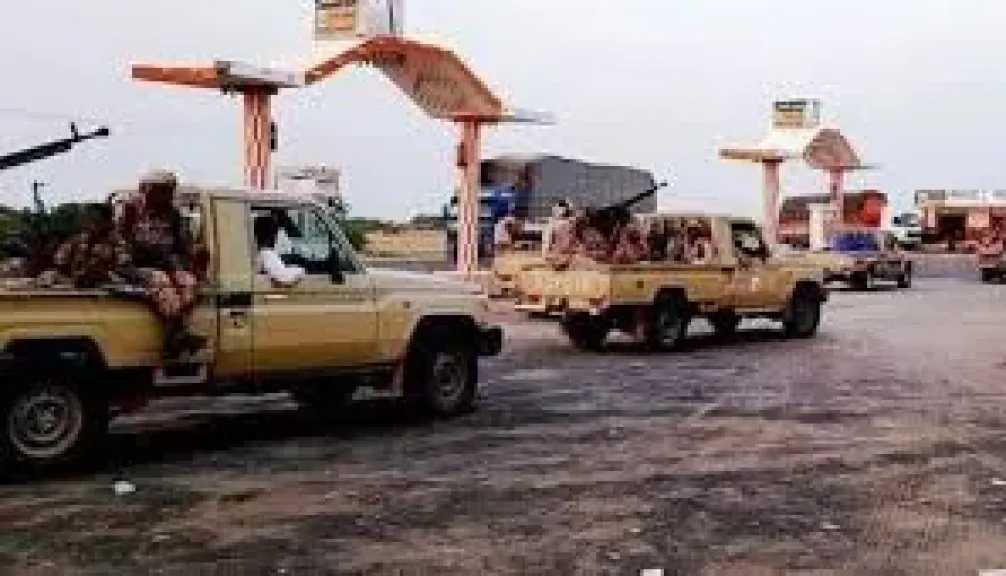 توتر أمني في أبين عقب سيطرة قوات العمالقة على معسكر استراتيجي وانتزاعه من مليشيا الانتقالي المنحل