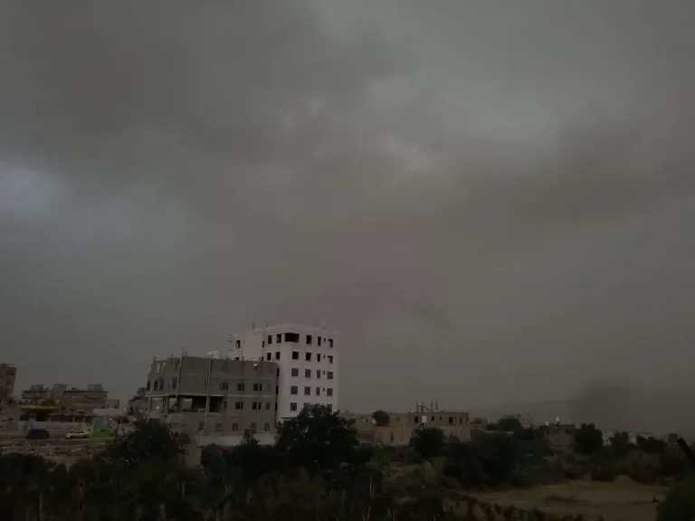 توقعات بهطول أمطار رعدية متفاوتة ومتفرقة خلال الساعات المقبلة