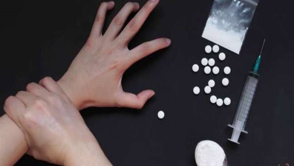 جريمة في ثوب علاج.. أستاذ سموم يفجر مفاجآت صادمة عن أوكار الإدمان