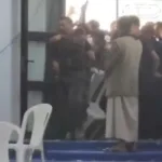 جماعة الحوثي تمنع عائلات طالبات جامعة صنعاء من حضور حفل التخرج (فيديو)