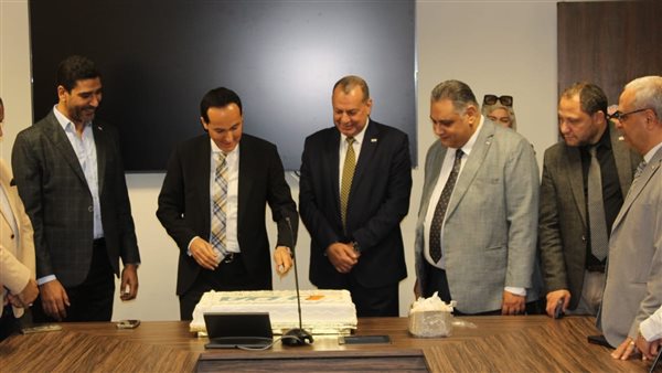 جهاز التجارة الداخلية يكرم محمد عوض بعد توليه رئاسة هيئة الاستثمار