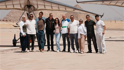 جولة سياحية لرئيس الاتحاد الدولي للخماسي مع سكاي دايف فاروس بالأهرامات