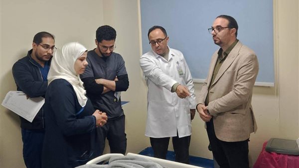جولة مفاجئة لوكيل مديرية الصحة بالقليوبية بمستشفى طوخ المركزي لمتابعة جودة الخدمات الطبية