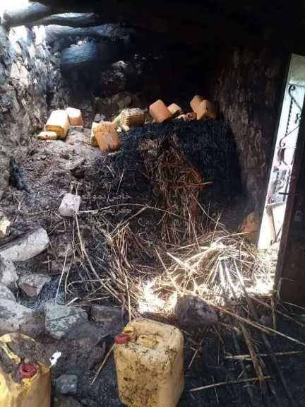 حريق مدمر يلتهم منزلاً وقطيع مواشي في تعز