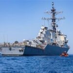 حريق يعطل المدمرة الأمريكية "هيجينز" في آسيا وسط صمت البنتاجون