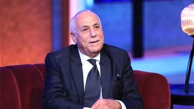 حسين لبيب يعود بعد العملية الجراحية ويطمئن على استعدادات الزمالك