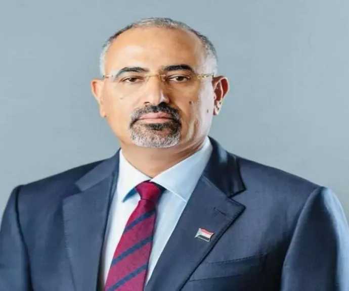 حقيقة عودة عيدروس الزبيدي.. مراسل الجزيرة الشلفي يطرح سيناريوهات غير متوقعة!