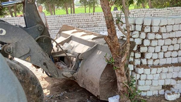 حملات مكثفة لإزالة التعديات على الأراضي الزراعية في القليوبية