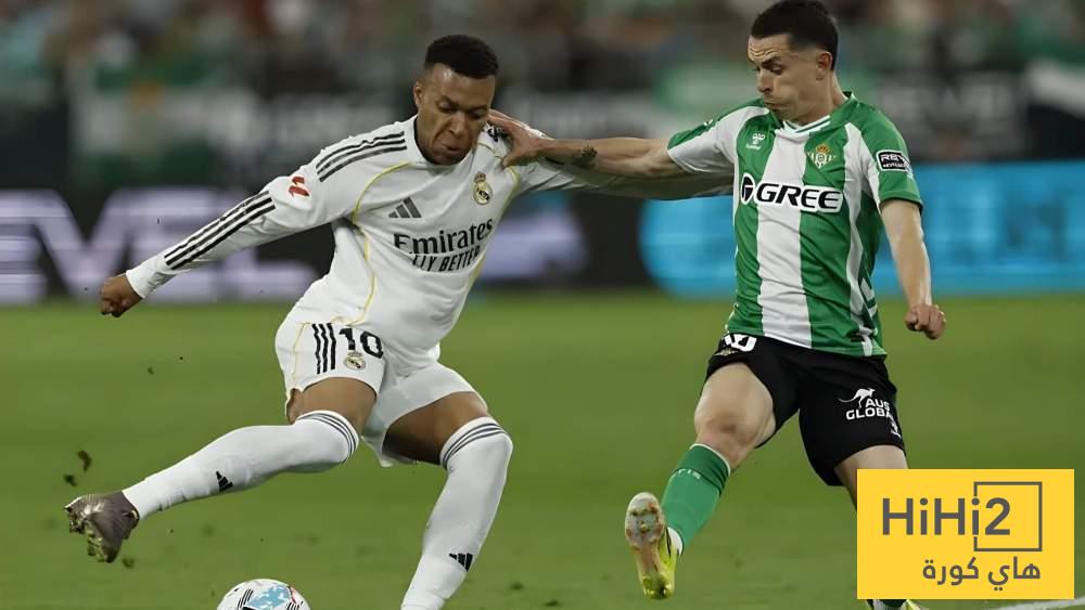 خمس دقائق فضحت كل شيء في مباراة الريال وبيتيس !