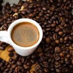 دراسة تكشف ما يحدث للجسم عند التوقف عن القهوة لأسبوعين وتأثيرها على المزاج والنوم