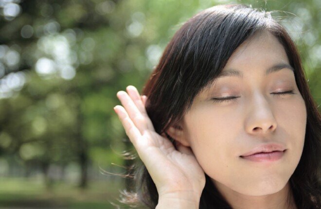 دراسة علمية حديثة: العلاقة بين حاستي السمع والبصر أكثر تعقيداً مما يعتقد البعض