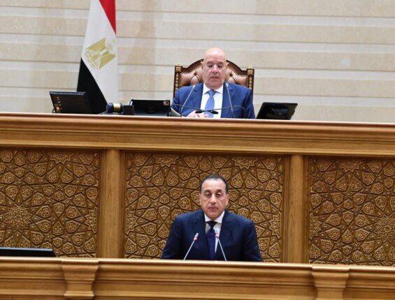 رئيس الوزراء المصري يستعرض خطة الحكومة لمواجهة تداعيات الأزمة الاقتصادية.. ماذا قال؟