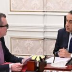 رئيس الوزراء يستعرض مع وزير التخطيط تطورات الاقتصاد العالمي