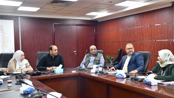 رئيس مياه الشرب بالجيزة يعقد سلسلة من الاجتماعات لمتابعة منظومة العمل ورفع كفاءة الخدمات