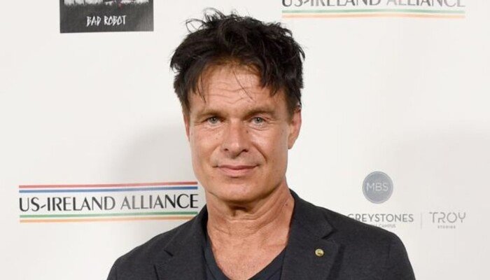 رحيل مفاجئ لنجم هوليوود باتريك مولدون عن 57 عامًا إثر أزمة قلبية