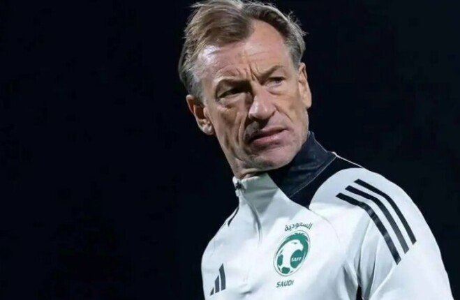 رسميا.. مدرب يوناني لقيادة المنتخب السعودي خلفا لرينارد