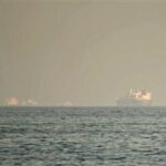 رصدتها الاستخبارات وحطمتها القذائف.. القصة الكاملة لاحتجاز السفينة الإيرانية