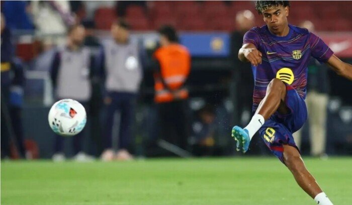 رغم إصابته.. لامين جمال يحصد جائزة جديدة