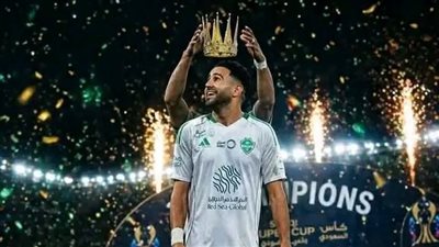 رياض محرز ملك قارات العالم القديم .. اللاعب العربي الوحيد الذي فاز بـ 4 ألقاب قارية في 3 قارات