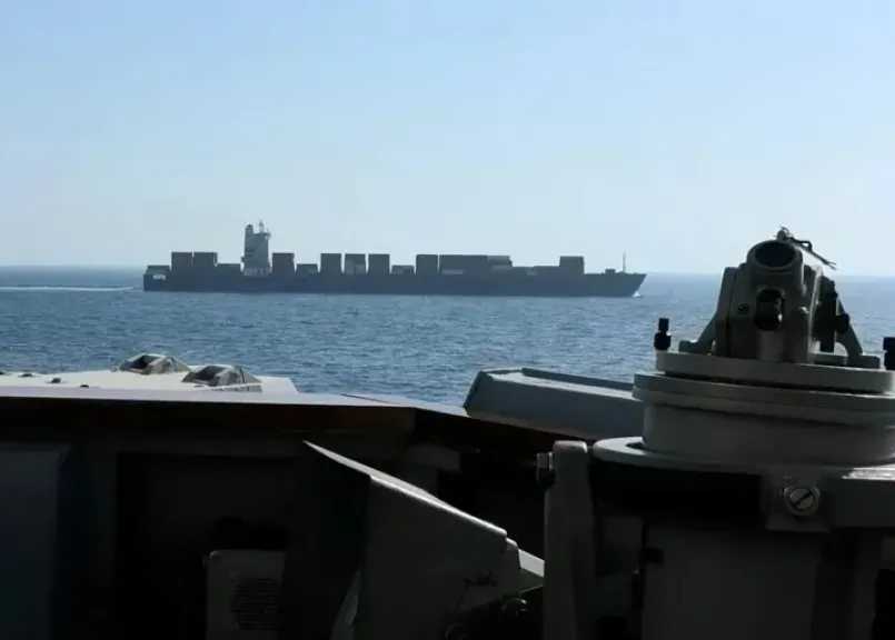 زلزال بحري.. واشنطن تعيد 34 سفينة من هرمز وتدفع بحاملة طائرات ثانية لحصار إيران