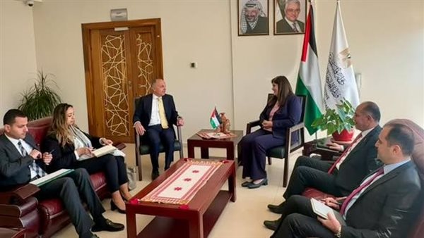 سفير مصر في رام الله يلتقي وزيرة الخارجية والمغتربين الفلسطينية