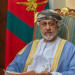 سلطان عمان يبحث مع وزير الخارجية الإيراني مُستجدّات الأوضاع وجهود الوساطة