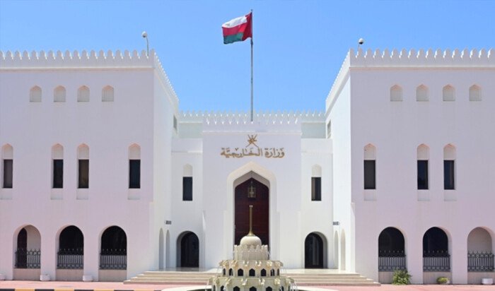 سلطنة عمان تستنكر استهداف المراكز الحدودية الكويتية بمسيرات