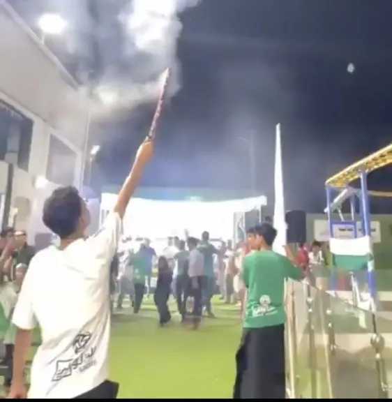 شاهد بالفيديو احتفال الجماهير اليمنية في اليمن بتتويج الأهلي السعودي ببطولة النخبة 2026