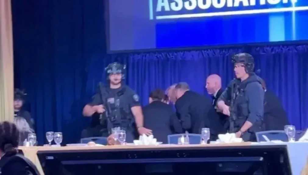 شاهد لحظة سقوط ترامب وانبطاح وزراء إدارته أثناء محاولة الاغتيال في عشاء البيت الأبيض