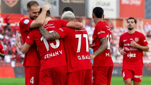 شباب الأهلي في مواجهة خورفكان في الدوري الإماراتي