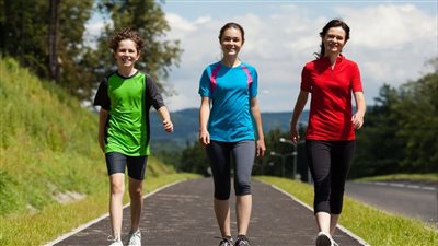 شد عضلي في الرقبة والكتف.. حلول منزلية سريعة لتخفيف الألم