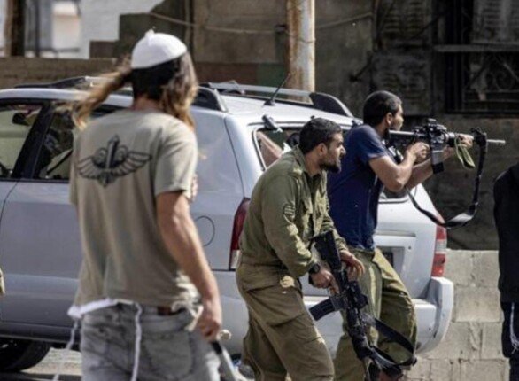 شهيدان وأربعة مصابين في هجوم مستعمرين على مدرسة في "رام الله"