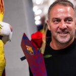 صور .. تميمة برشلونة تستقبل اللاعبين بالورود قبل لقاء سيلتا فيغو