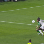 صور: فضيحة تحكيمية في هدف بيتيس امام ريال مدريد