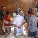 ضبط 15 طن أسمدة زراعية سائلة مجهولة المصدر بكيان مخالف لتعبئة المخصبات الزراعية بالمنوفية