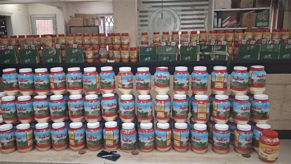 ضبط 730 عبوة سلع غذائية منتهية الصلاحية خلال حملة تموينية مكبرة بأسيوط