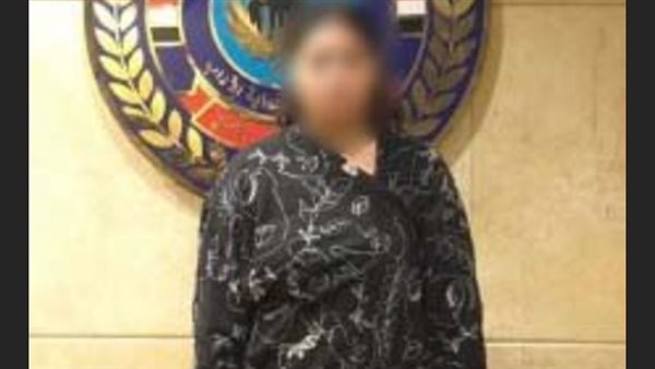 ضبط صانعة محتوى لنشرها فيديوهات رقص بملابس خادشة للحياء تتنافى مع القيم المجتمعية