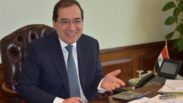 طارق الملا يوصي بتشكيل لجنة بين البترول والتموين لمواجهة عجز اسطوانات البوتاجاز