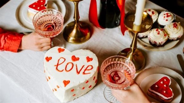 طرق غير تقليدية رومانسية للاحتفال بعيد زواجك في المنزل