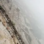 عاصفة ”برد” وأمطار غزيرة تضرب سنحان وبني بهلول وتغير الملامح
