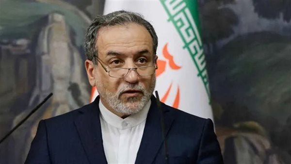 عراقجي يسلم قائد جيش باكستان رد إيران على المقترحات الأمريكية لإحياء التفاوض